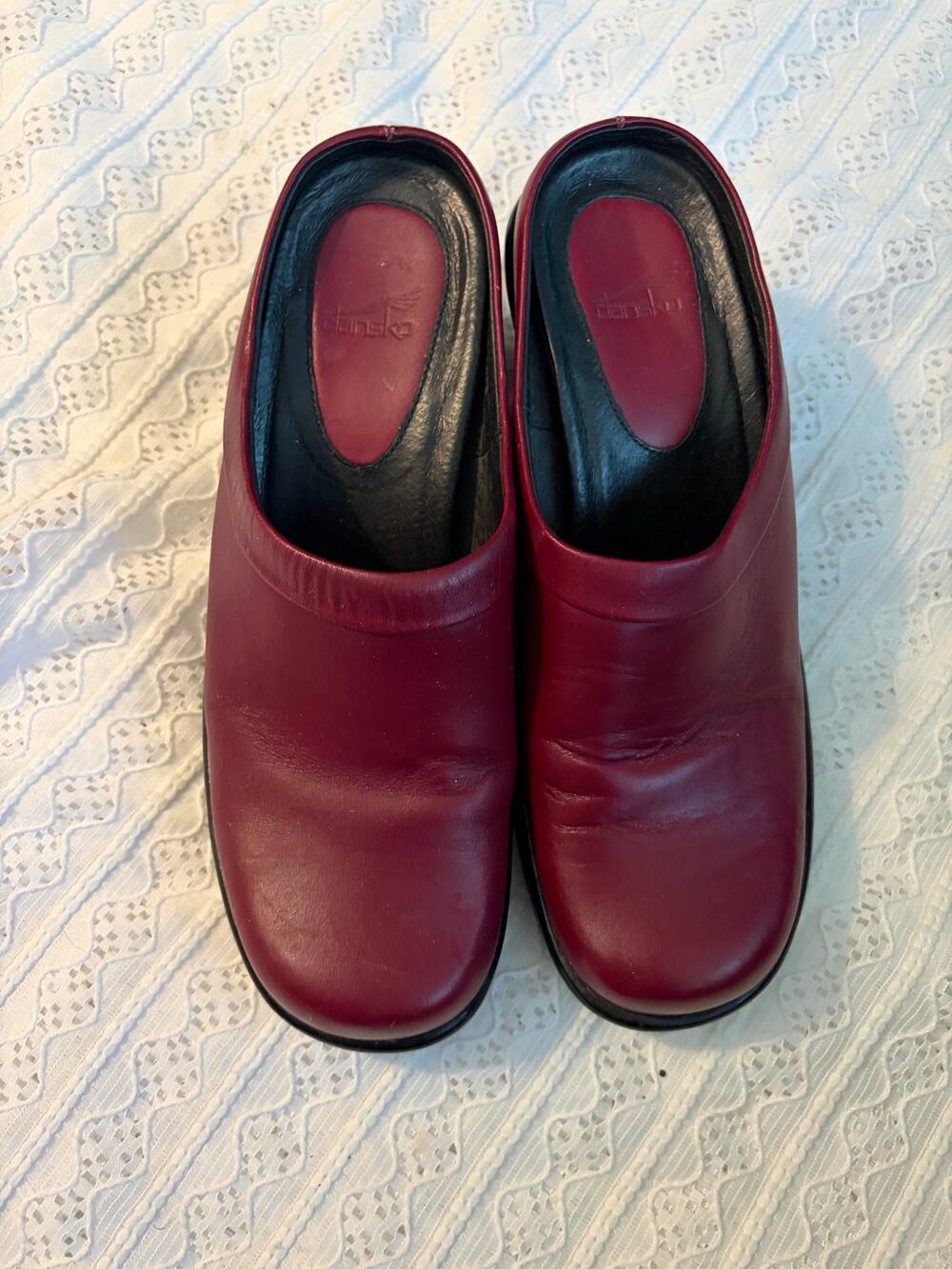Dansko Red Burgundy Leather Wedge Clogs Mules Women's 7.5-8 EU 38